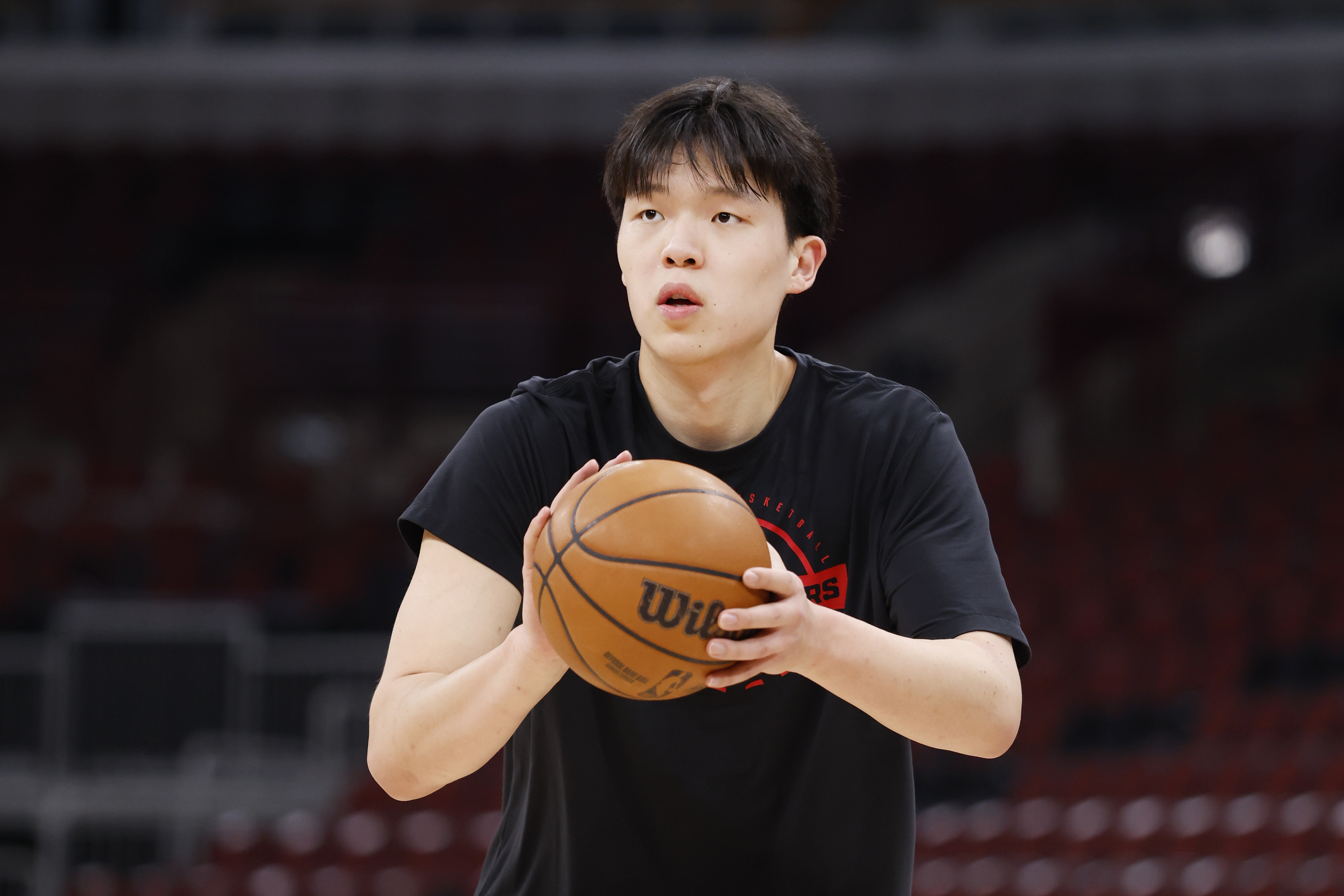 开云APP-媒体人：杨瀚森下赛季需要争取到一个稳定轮换 未来才能留在这里